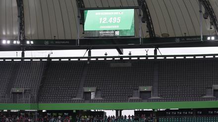 Das Faninteresse beim Spitzenspiel der Bundesliga der Frauen ist deutlich geringer als in der Vergangenheit.