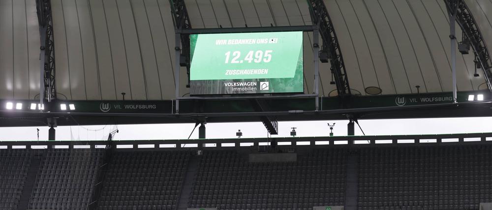 Das Faninteresse beim Spitzenspiel der Bundesliga der Frauen ist deutlich geringer als in der Vergangenheit.