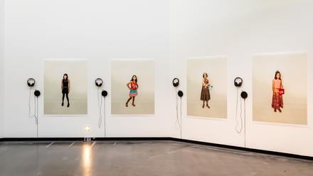 Shilpa Gupta, I have many dreams, 2007 – 08, Archivdruck auf Leinwand.