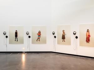 Shilpa Gupta, I have many dreams, 2007 – 08, Archivdruck auf Leinwand.