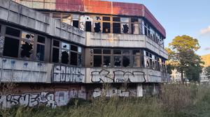 „Lost Place“ im Berliner Osten: das Areal des ehemaligen Sportlerhotels in Hohenschönhausen