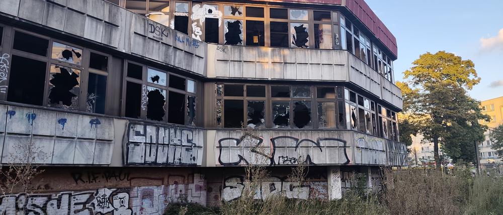 Lost Place im Berliner Osten: Das ehemalige Sportlerhotel in Hohenschönhausen. 