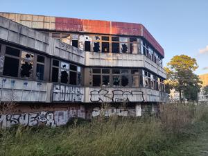 „Lost Place“ im Berliner Osten: das Areal des ehemaligen Sportlerhotels in Hohenschönhausen