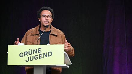 Nur gut drei Viertel der Mitglieder stimmten mit Ja: Luis Bobga bei seiner Bewerbungsrede vor dem Bundeskongress der Grünen Jugend.
