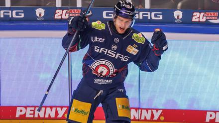 Angreifer Lean Bergmann erzielte das 1:0 beim Sieg der Eisbären Berlin gegen Nürnberg. (Archivbild)