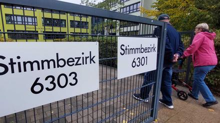 Mäßiger Andrang am Sonntagvormittag in der Gesamtschule Am Schilfhof.