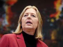 Arbeitsmarkt bleibt vorerst schwierig: Arbeitsministerin Bas rechnet mit Aufschwung Mitte 2026