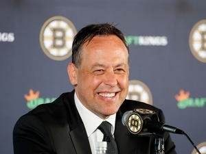 Marco Sturm hat derzeit gut lachen als Cheftrainer der Boston Bruins.