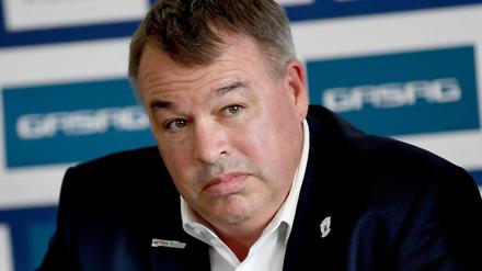 Sportdirektor Stéphane Richer muss bei den Eisbären Berlin derzeit große Personalprobleme bewältigen. (Archivbild)