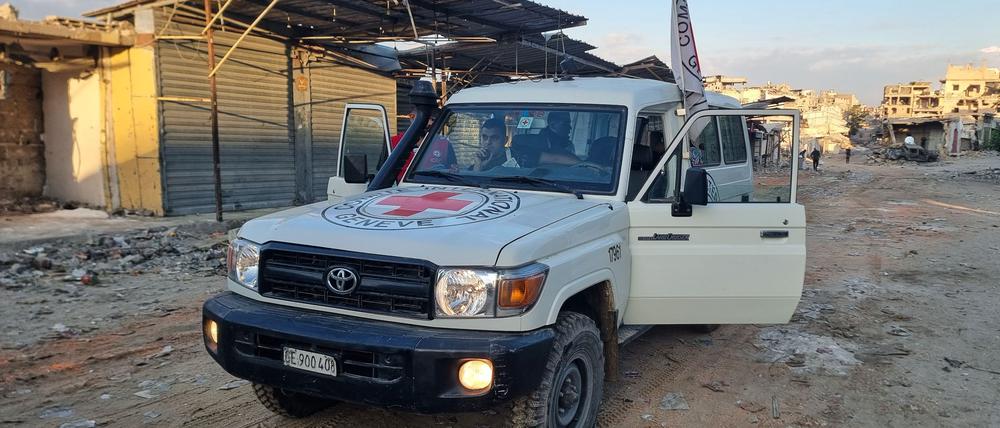 Im Gazastreifen hat die Übergabe weiterer Geiseln begonnen.  