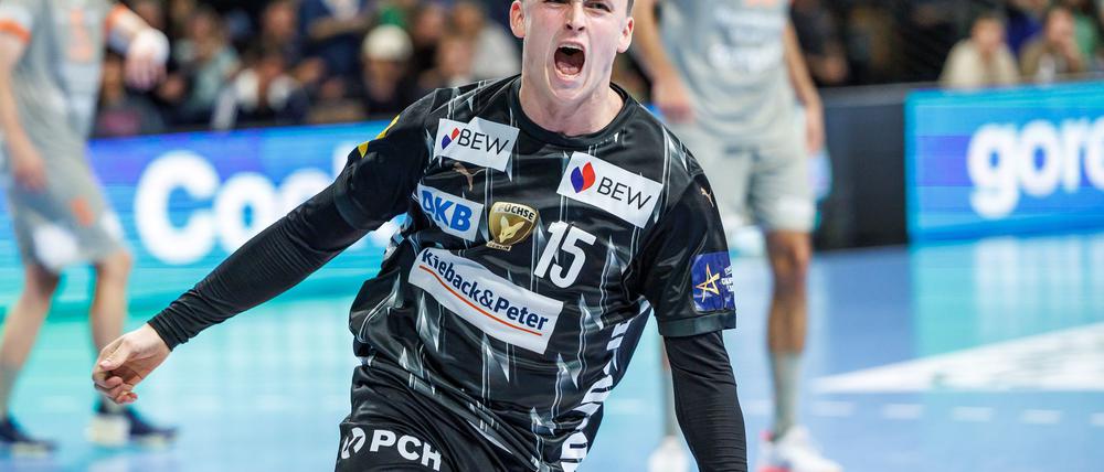 Füchse-Spielmacher Tobias Gröndahl freut sich auf das Duell mit seinem alten Rivalen. (Archivbild) 