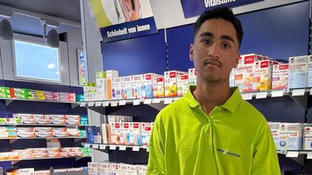 Yuossef F. ist Azubi in der easyApotheke in Reinickendorf.