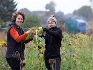 Stadtacker-Gründerinnen Anne Wolff und Sina Baumgart (v.l.)