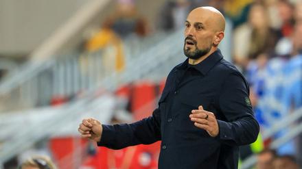 Trainer Antonio Di Salvo will gegen Nordirland wieder mehr Grund zum Jubeln haben.