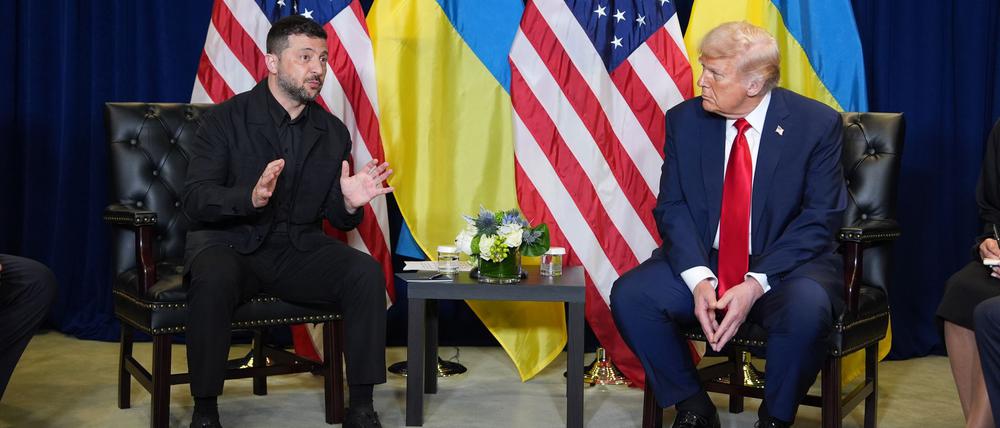 Präsident Donald Trump trifft sich offenbar am Freitag mit dem ukrainischen Präsidenten Wolodymyr Selenskyj.