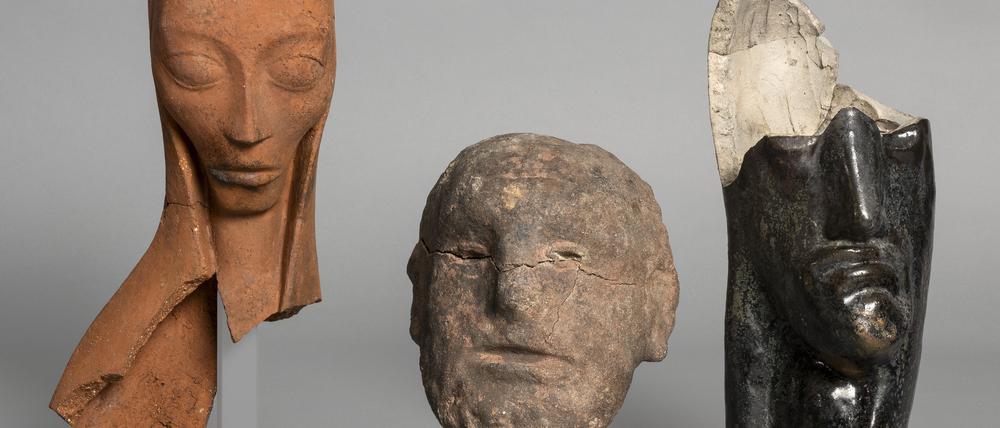 Drei der 16 Überlebenden: Emy Roeders „Schwangere“ (1918), Karel Niestraths „Frommer Mann“ (1924) und Otto Freundlichs „Kopf“ (1925) (v.l.n.r.).