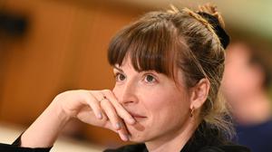 Die Autorin Dorothee Elmiger im Kaisersaal des Römers kurz vor der Verleihung des Deutschen Buchpreises an sie. 