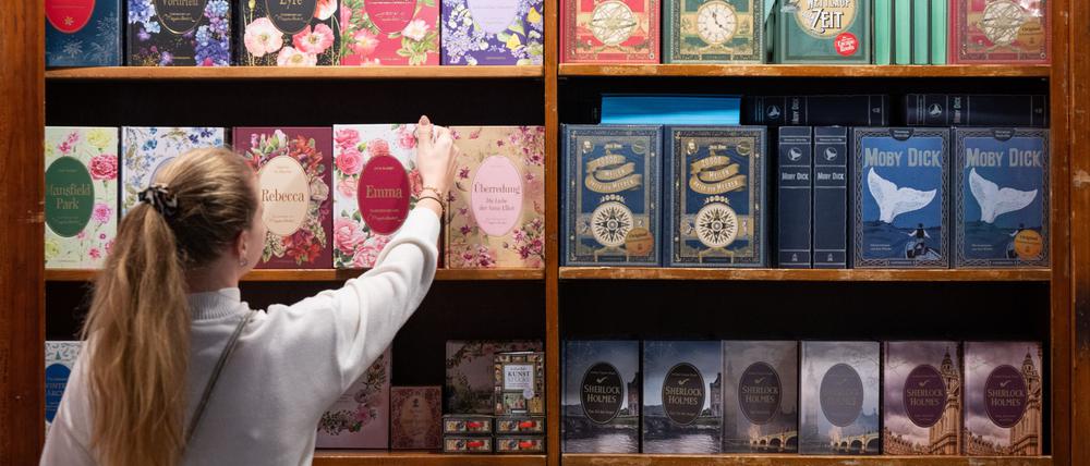 Neuerscheinungen entdecken, bei Lesungen und Diskussionen zuhören, Bücher signieren lassen: die Buchmesse ist vielfältig. (Archivbild)