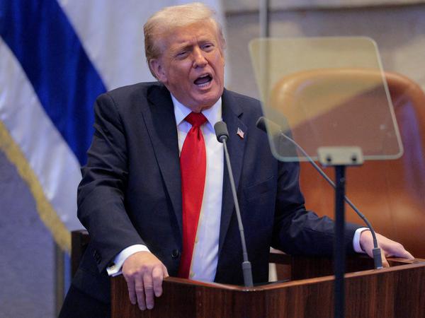 Donald Trump spricht am 13. Oktober in der Knesset.