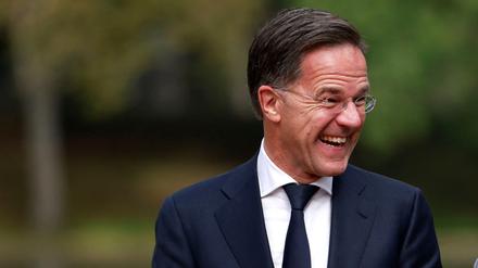Mark Rutte lacht über Russland