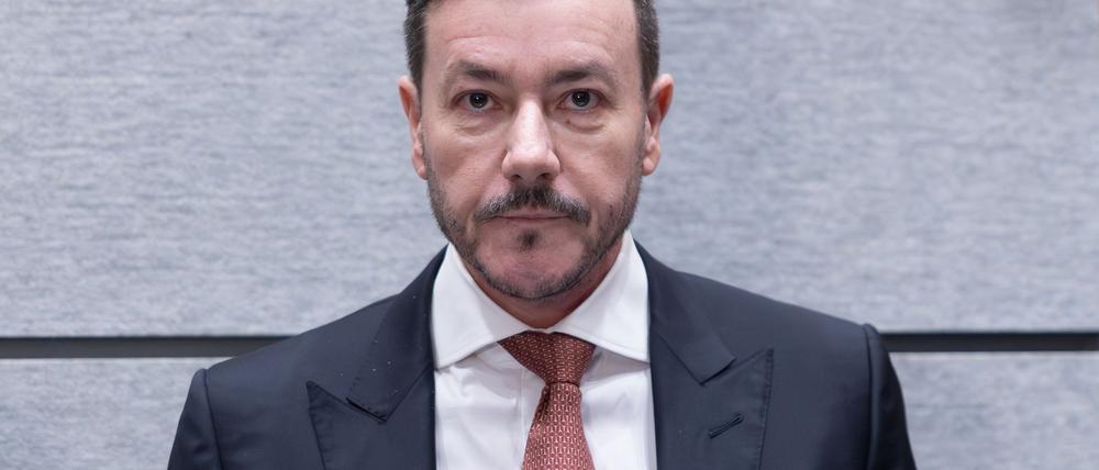 Benko-Prozess unter großem Medien-Interesse gestartet.