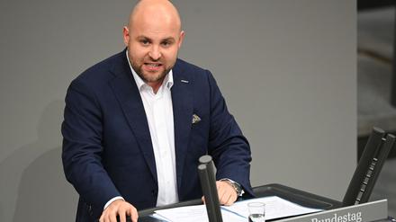 Markus Frohnmaier (AfD), Bundestagsabgeordneter, spricht in der Debatte im Bundestag.