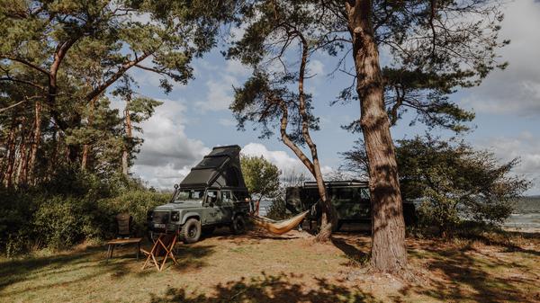 Wildwood setzt auf Campingerlebnisse in naturnaher Rügen-Kulisse. 