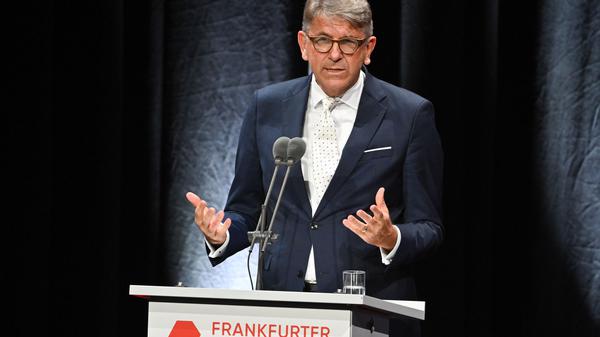 Wolfram Weimer (parteilos), Kulturstaatsminister, spricht bei der Eröffnungsfeier der Frankfurter Buchmesse. 