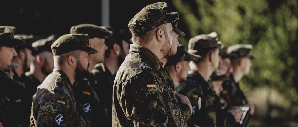 Der Bundesrepublik fehlen Tausende Soldaten, doch auf ein neues Wehrdienstmodell konnten sich die Fraktionen von SPD und Union auch am Dienstagabend nicht einigen.