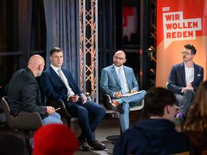 Kontroverse Debatte im RBB-Livetalk „Wir wollen reden“ in Bad Freienwalde zum Erstarken der AfD.