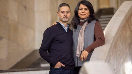 Saba-Nur Cheema und Meron Mendel sind ein außergewöhnliches Ehepaar: Sie, eine Politologin und Expertin für Antisemitismus und Islamfeindlichkeit, ist Muslimin mit pakistanischen Wurzeln. Er, Professor und Direktor der Bildungsstätte Anne Frank in Frankfurt am Main, ist ein in Tel Aviv geborener Jude. 