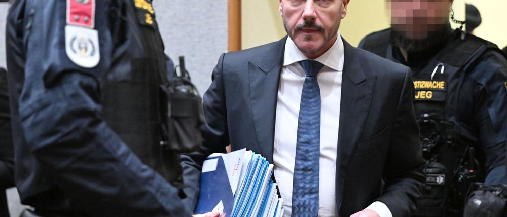 Am zweiten Tag seines Prozesses musste sich Benko Aussagen von Zeugen stellen.