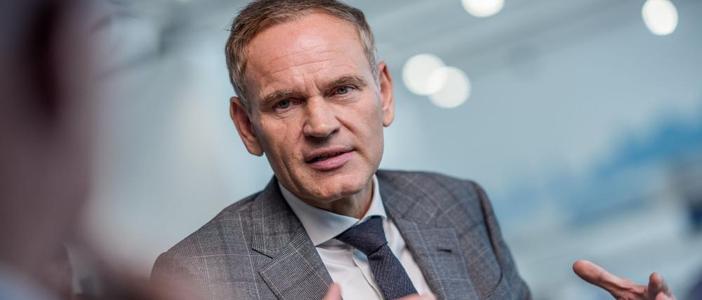 Oliver Blume, Vorstandsvorsitzender der Volkswagen AG, aufgenommen bei einem Interview mit der Deutschen Presse-Agentur GmbH dpa.