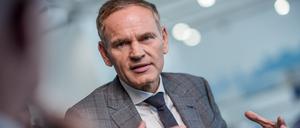 Oliver Blume, Vorstandsvorsitzender der Volkswagen AG, aufgenommen bei einem Interview mit der Deutschen Presse-Agentur GmbH dpa. 