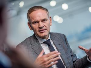 Oliver Blume, Vorstandsvorsitzender der Volkswagen AG, aufgenommen bei einem Interview mit der Deutschen Presse-Agentur GmbH dpa.
