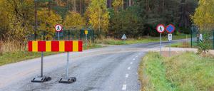 13.10.2025: Die estnische Polizei- und Grenzschutzbehörde PPA sperrte den Abschnitt der Straße zwischen Värska und Saatse, der durch russisches Gebiet führt, nachdem eine bewaffnete russische Einheit auf der Strecke aufgetaucht war.