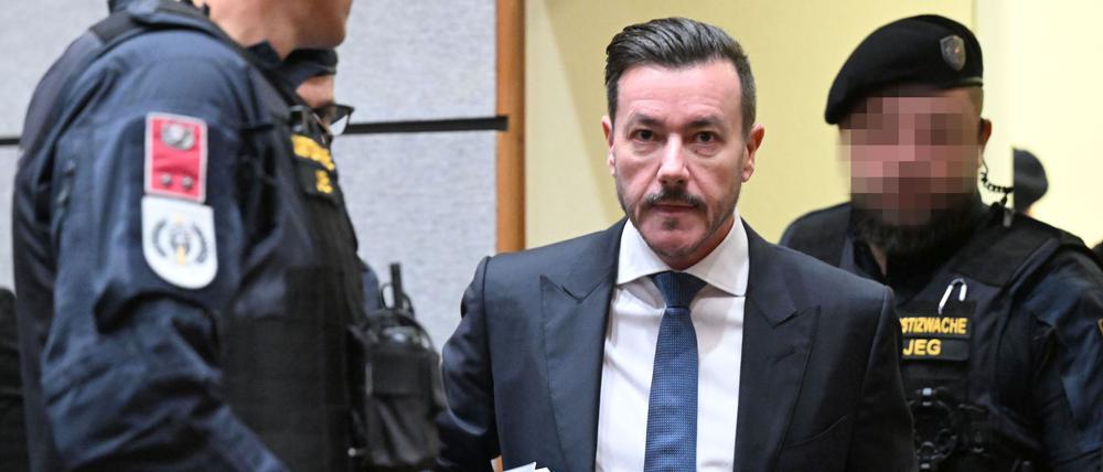 Am zweiten Tag seines Prozesses musste sich Benko Aussagen von Zeugen stellen.