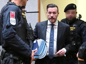 Am zweiten Tag seines Prozesses musste sich Benko Aussagen von Zeugen stellen.