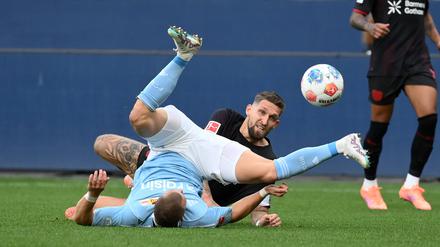 In Leverkusen (im Bild Robert Andrich) verlor Union vor der Pause mit 0:2.
