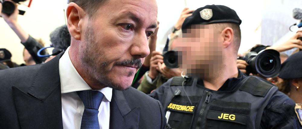 Der Investor René Benko ist wegen Gläubiger-Schädigung zu zwei Jahren Haft verurteilt worden