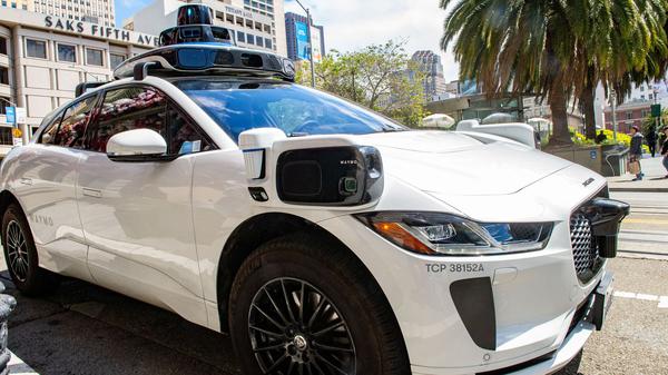 Waymo setzt aktuell umgebaute Elektroautos der britischen Marke Jaguar ein. (Archivbild)