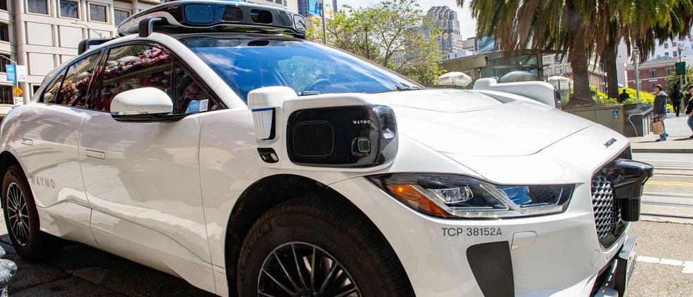 Waymo setzt aktuell umgebaute Elektroautos der britischen Marke Jaguar ein. (Archivbild)