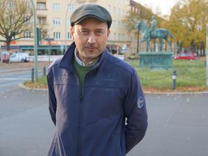 Der Buchautor Sebastian Garthoff aus Berlin-Westend.