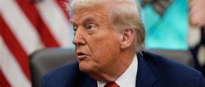 Im Streit über den Haushalt hat die Trump-Regierung damit begonnen, dauerhaft Stellen im öffentlichen Dienst zu streichen. (Archivbild)