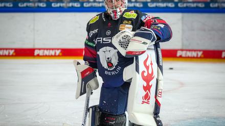 Goalie Jonas Stettmer konnte die Niederlage der Eisbären Berlin in Salzburg nicht verhindern.