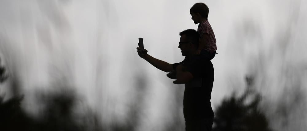 Ob Kinderfotos ins Internet gehören, ist eine vieldiskutierte Frage. (Archivfoto)