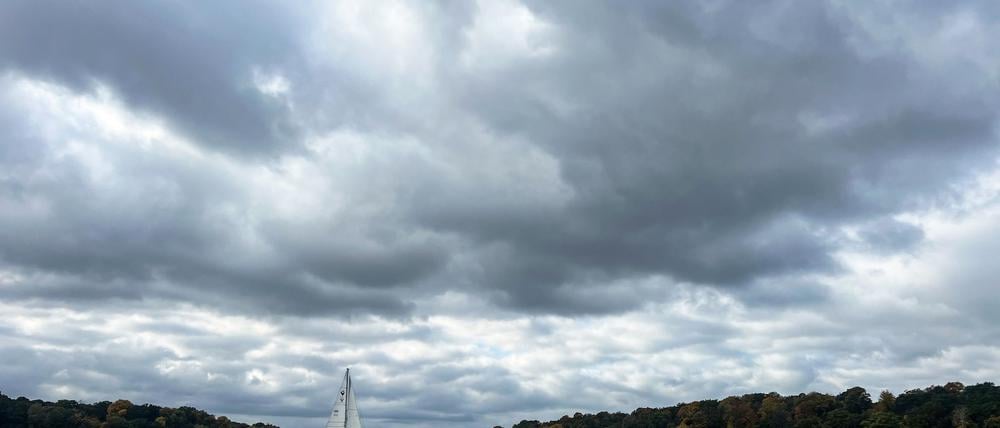 Die erwartete Höchsttemperatur liegt am Donnerstag laut Deutschem Wetterdienst bei 15 Grad. (Symbolbild)