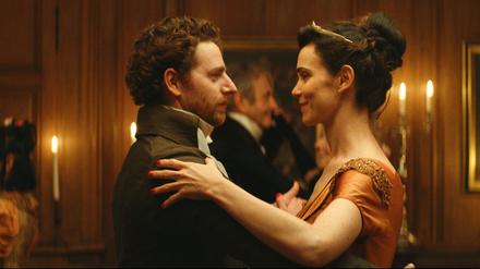 Pablo Pauly (l) als Félix und Camille Rutherford als Agathe in einer Szene des Films „Jane Austen und das Chaos in meinem Leben“