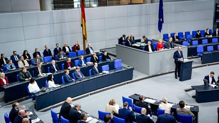 Deutscher Bundestag, 34. Plenarsitzung Plenarsaal bei der Regierungserklärung zum Europäischen Rat von Bundeskanzler Friedrich Merz CDU bei der 34. Sitzung des Deutschen Bundestag in Berlin.