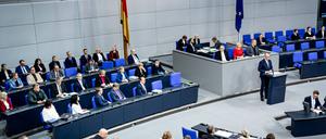 Deutscher Bundestag, 34. Plenarsitzung Plenarsaal bei der Regierungserklärung zum Europäischen Rat von Bundeskanzler Friedrich Merz CDU bei der 34. Sitzung des Deutschen Bundestag in Berlin.